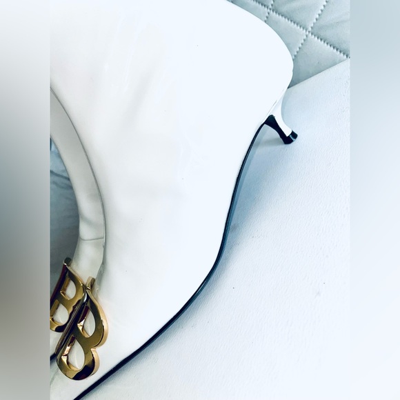 HOT! Brand New Balenciaga ankle boots patent leather with gold BB logo - Picture 6 of 7